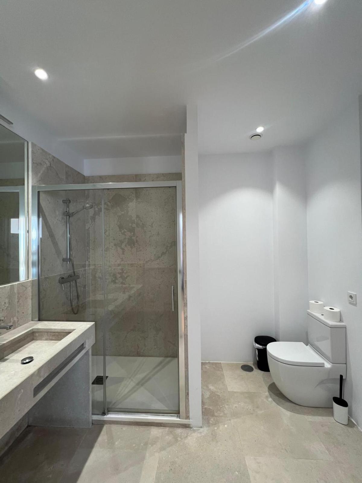 Private Rooms In Magdalena Street Madrid Exterior foto
